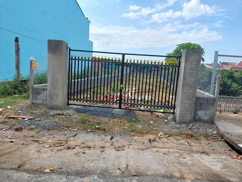 Chủ kẹt tiền bán gấp giá 350Triệu/212m2, Đường nhựa 20m, Tân Thông Hội