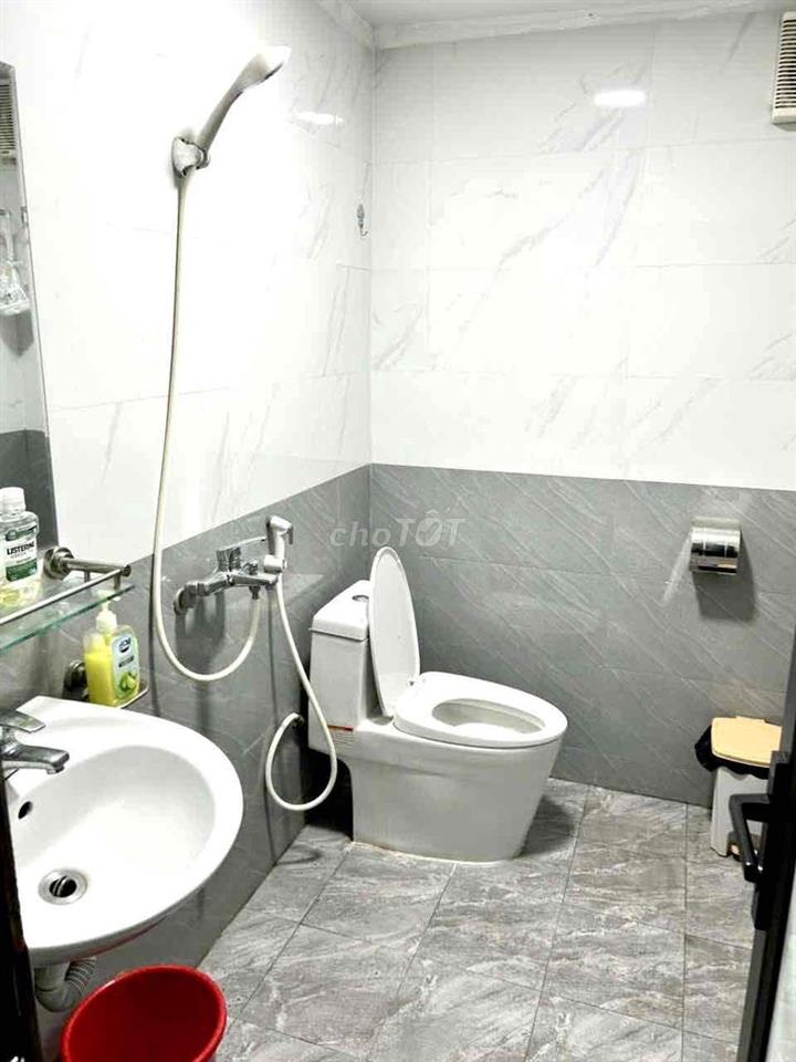 Chính chủ cho thuê nhà mặt phố 110 Tuệ Tĩnh