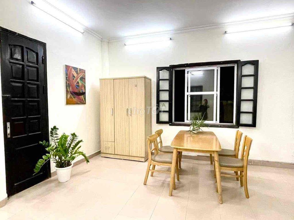 Chính chủ cho thuê studio 36m2 gần Vincom Bà Triệu, cực thoáng