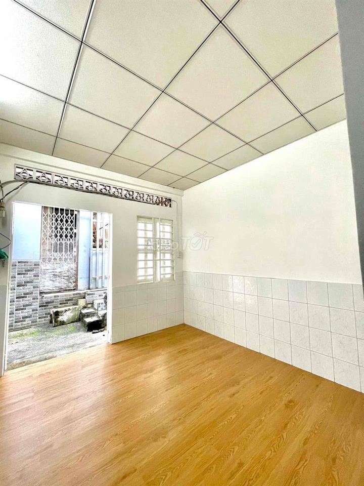 cần bán gấp nhà 1trệt 1 lầu
