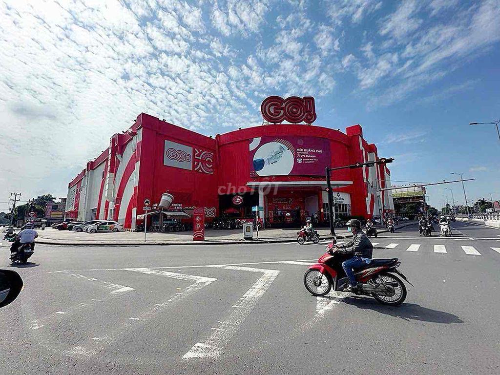 CHO THUÊ NHÀ 1 TRỆT 3 LẦU - FULL NỘI THẤT. NGAY GO TÂN HIỆP.