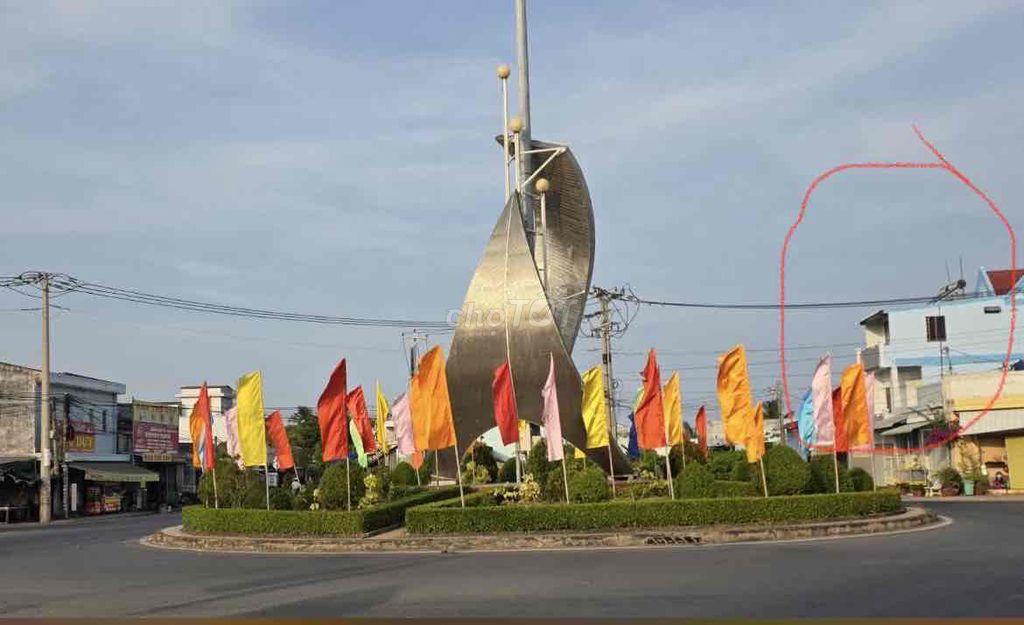 Cho thuê nhà nguyên căn ngay bùng binh Bình Thới Bình Đại