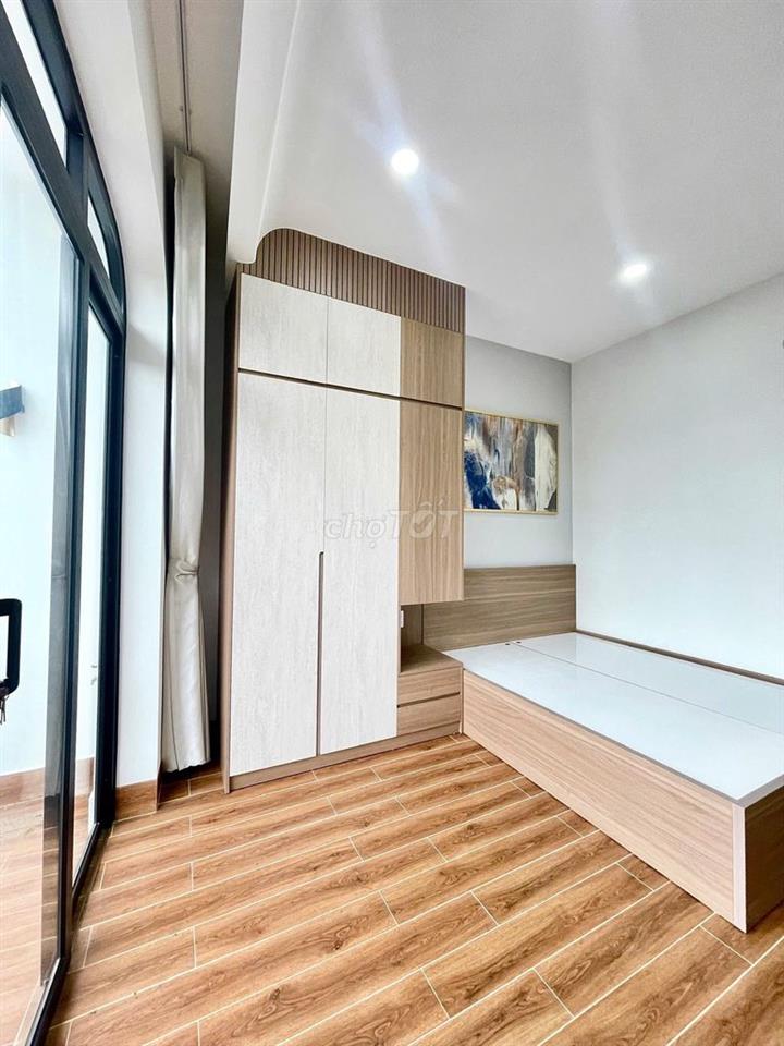 Bán nhà mặt tiền mới xây