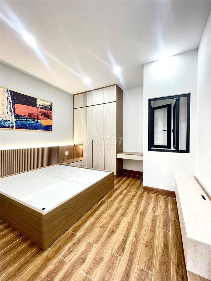 Bán nhà mặt tiền mới xây