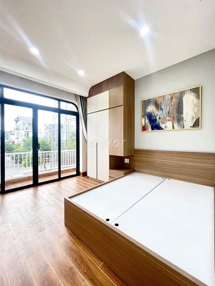 Bán nhà mặt tiền mới xây