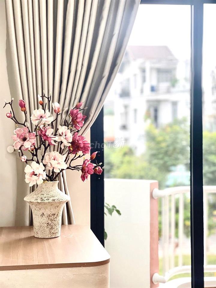 Bán nhà mặt tiền mới xây