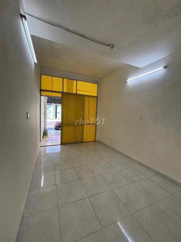 Mặt bằng kinh doanh 36m2, riêng biệt như nhà riêng, nguyễn kiệm, PN