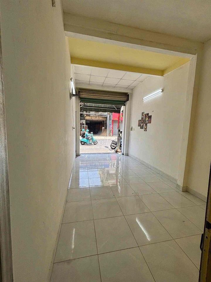 Mặt bằng kinh doanh 36m2, riêng biệt như nhà riêng, nguyễn kiệm, PN
