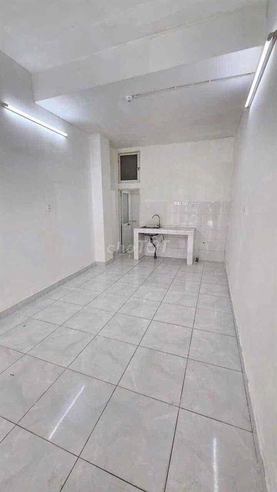 Mặt bằng kinh doanh 36m2, riêng biệt như nhà riêng, nguyễn kiệm, PN