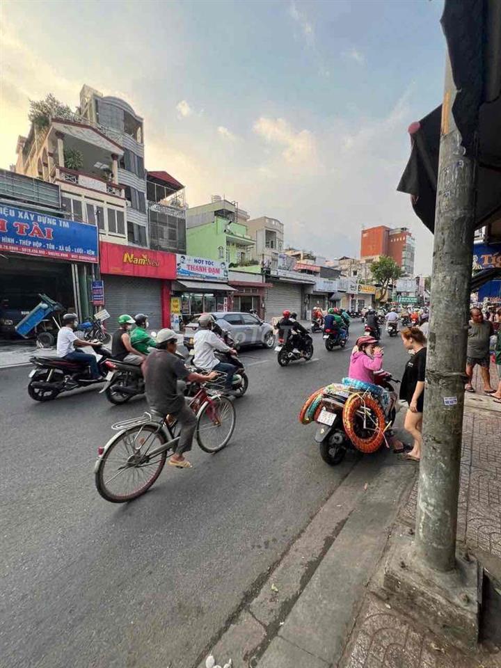 Mặt bằng kinh doanh 36m2, riêng biệt như nhà riêng, nguyễn kiệm, PN