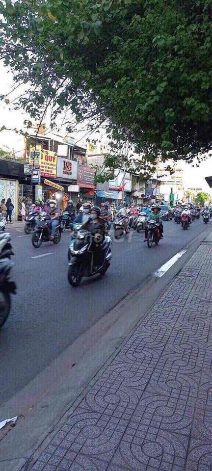 Mặt bằng kinh doanh 36m2, riêng biệt như nhà riêng, nguyễn kiệm, PN