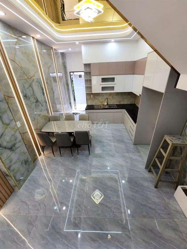 Cắt lỗ 500tr bán nhà 3 tầng gần Ngã tư Hội Nghĩa
