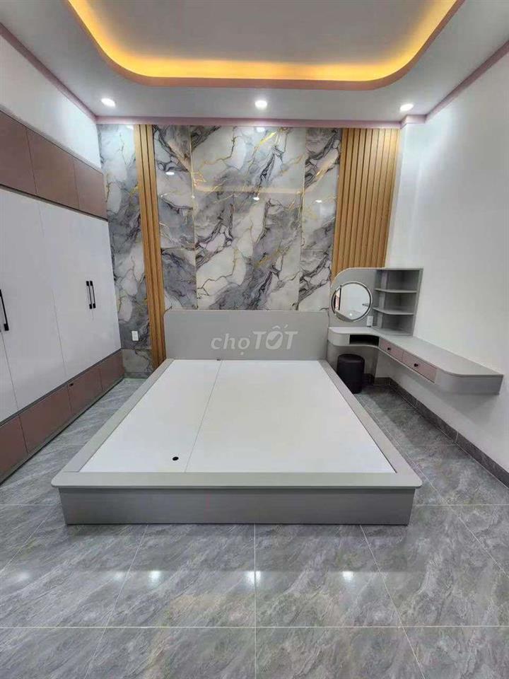 Cắt lỗ 500tr bán nhà 3 tầng gần Ngã tư Hội Nghĩa