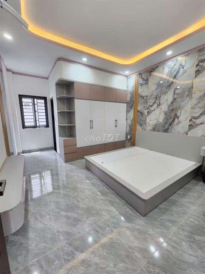Cắt lỗ 500tr bán nhà 3 tầng gần Ngã tư Hội Nghĩa