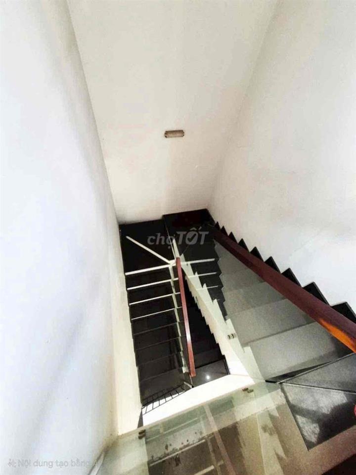 bán gấp nhà còn mới giao ngay