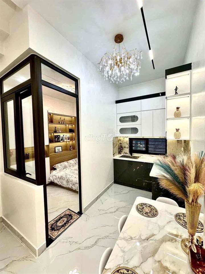 Bán nhà phố Đà Nẵng, độc lập, sân cổng riêng, 72m2, 3.5 tầng, 4.39 tỷ.