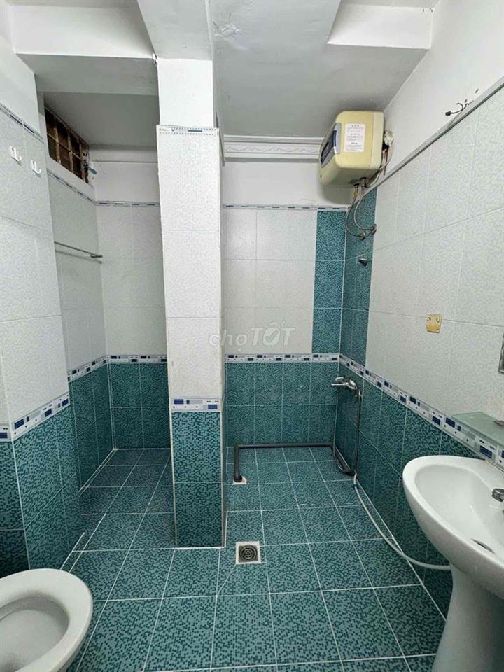 Tìm 2 Nam ở ghép