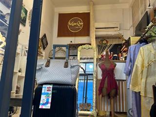 Cần sang shop quần áo