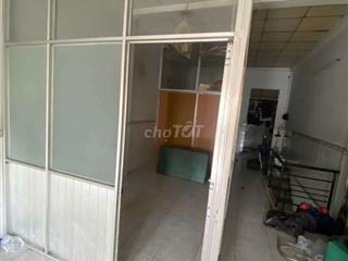 cần cho thuê lại 1 phòng trong nhà MTnguyên căn