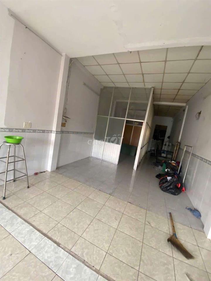 cần cho thuê lại 1 phòng trong nhà MTnguyên căn