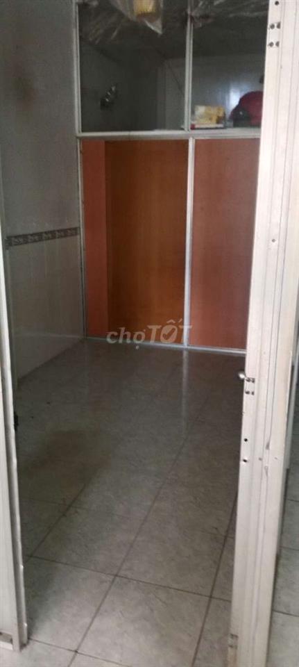 cần cho thuê lại 1 phòng trong nhà MTnguyên căn
