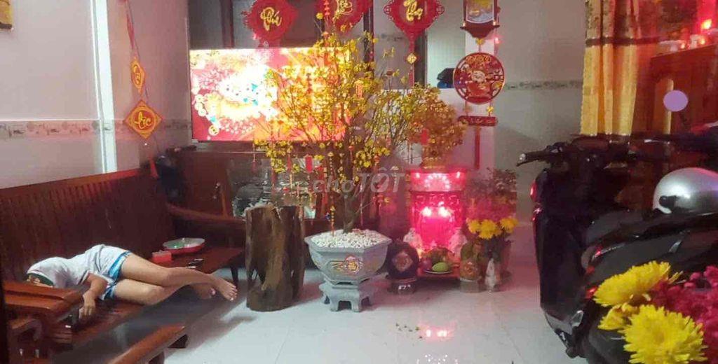 toi càn bán nhà chính  hẻm rọng thoán mát cách duòng lón 1 can