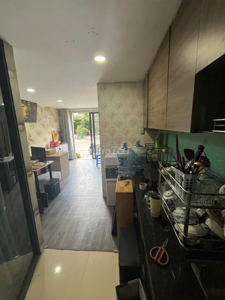 Nhượng lại mặt bằng