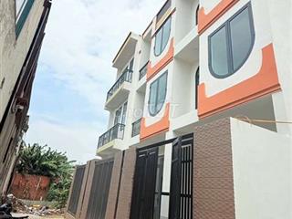 nhà đúc 2 tầng 48mV sổ chung 3 căn ccg trong ngày mới vô ở ngay