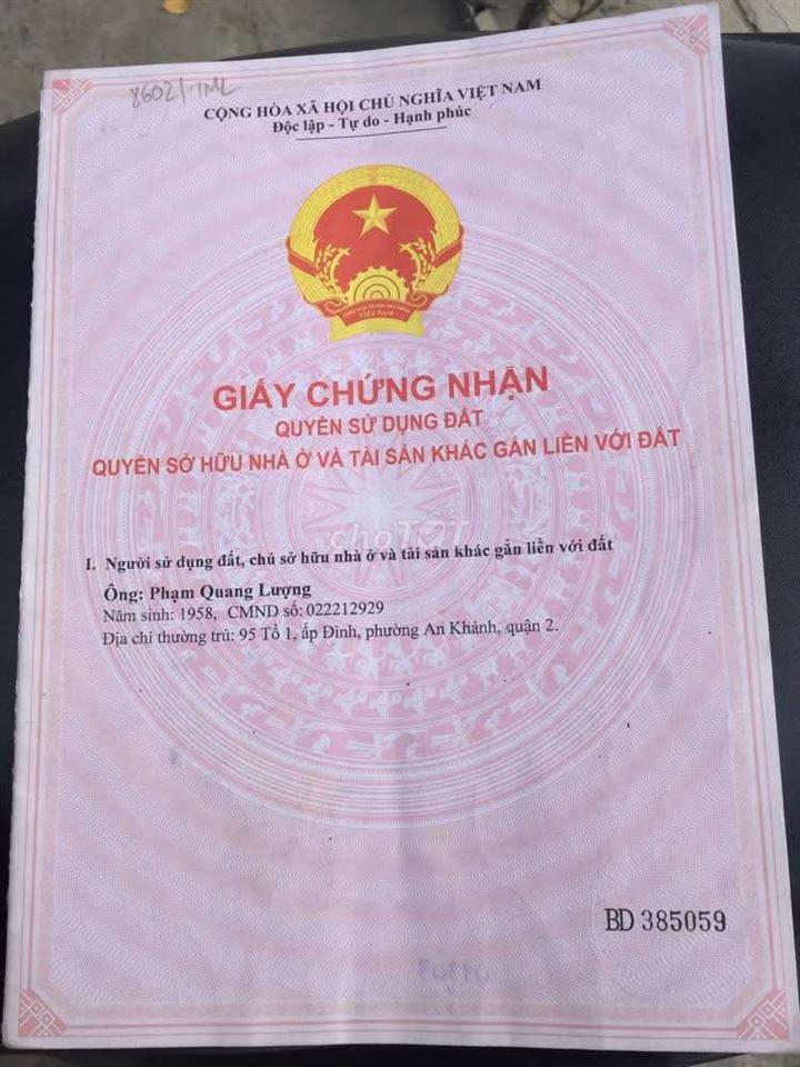 bán căn hộ chung cư , tầng trệt , có sân trồng cây , sân đậu ô tô 