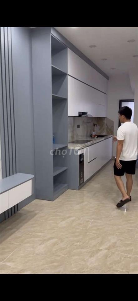Cho Thuê Nhà 5 tầng mới xây