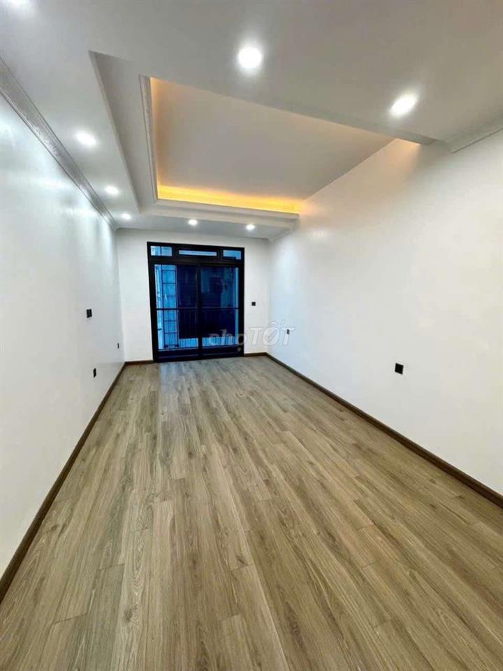 cho thuê nhà 5 tầng ngõ 11 bát khối sn 1b