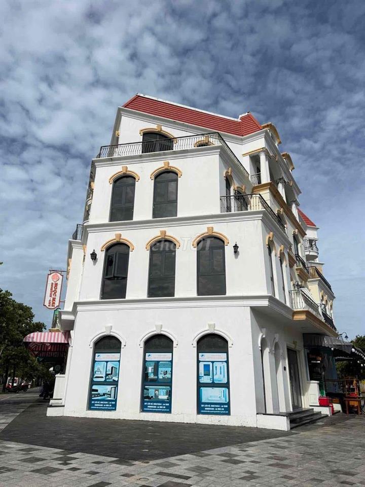 SHOPHOUSE HƯỚNG BIỂN, CẠNH CHỢ ĐÊM, KINH DOANH GÌ CŨNG TIỆN