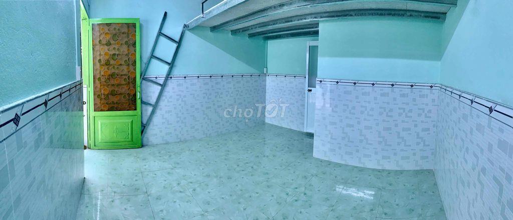 phòng trọ có gác, giờ giấc tự do, gần Đhcn chỉ 3phút đi bộ