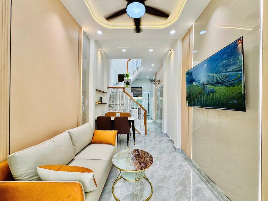 Cần bán gấp nhà đẹp 3PN hẻm 6m xe tải thông, kế Hiệp Thành city