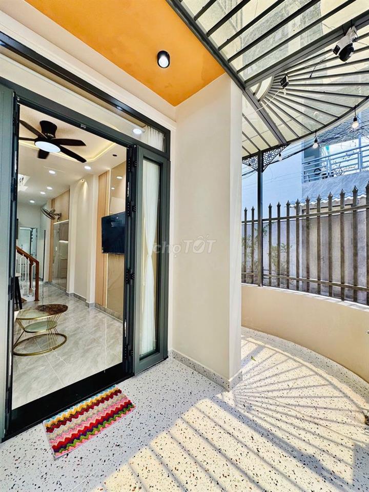 Cần bán gấp nhà đẹp 3PN hẻm 6m xe tải thông, kế Hiệp Thành city
