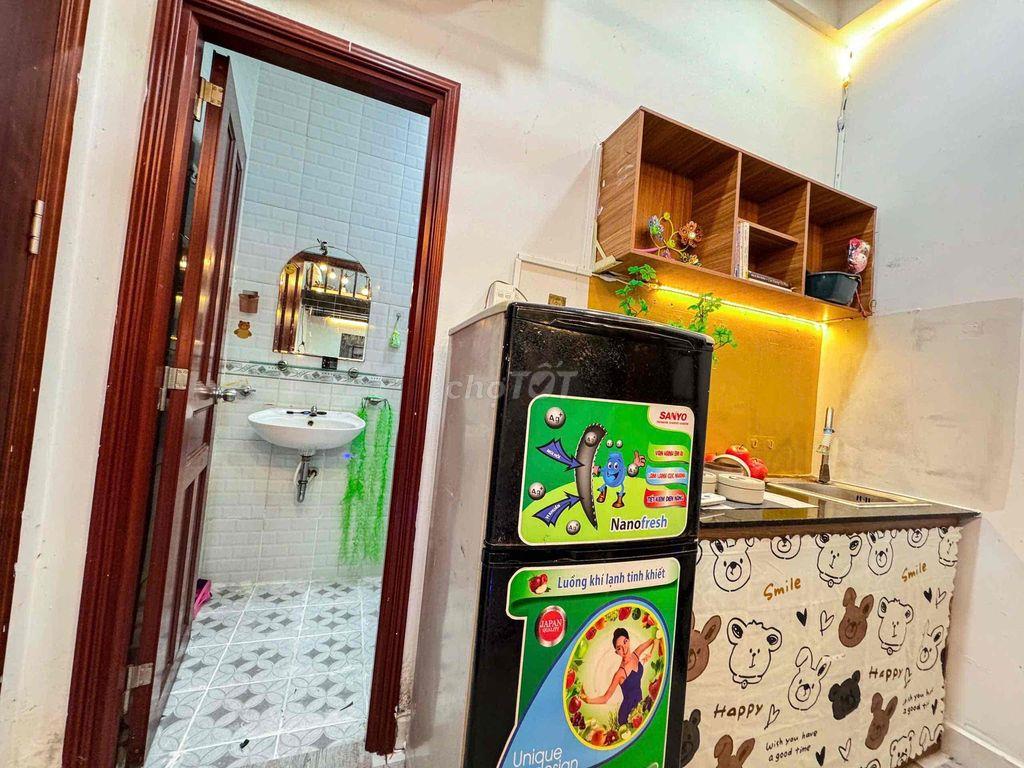 [CHO THUÊ] PHÒNG TRỌ GÁC CAO CÓ BẾP & BAN CÔNG/CỬA SỔ XANH MÁT – HOÀNG