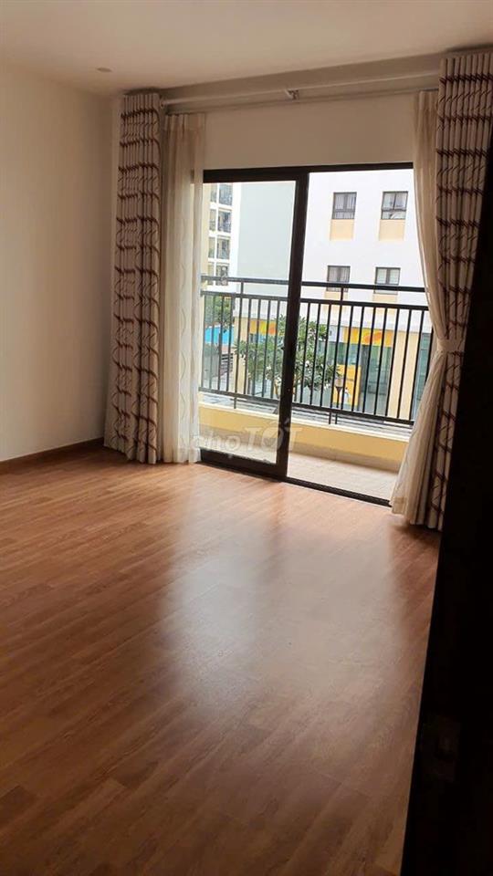Cho thuê căn hộ 590 CMT8, Quận 3, 85m2, 2PN, 11tr