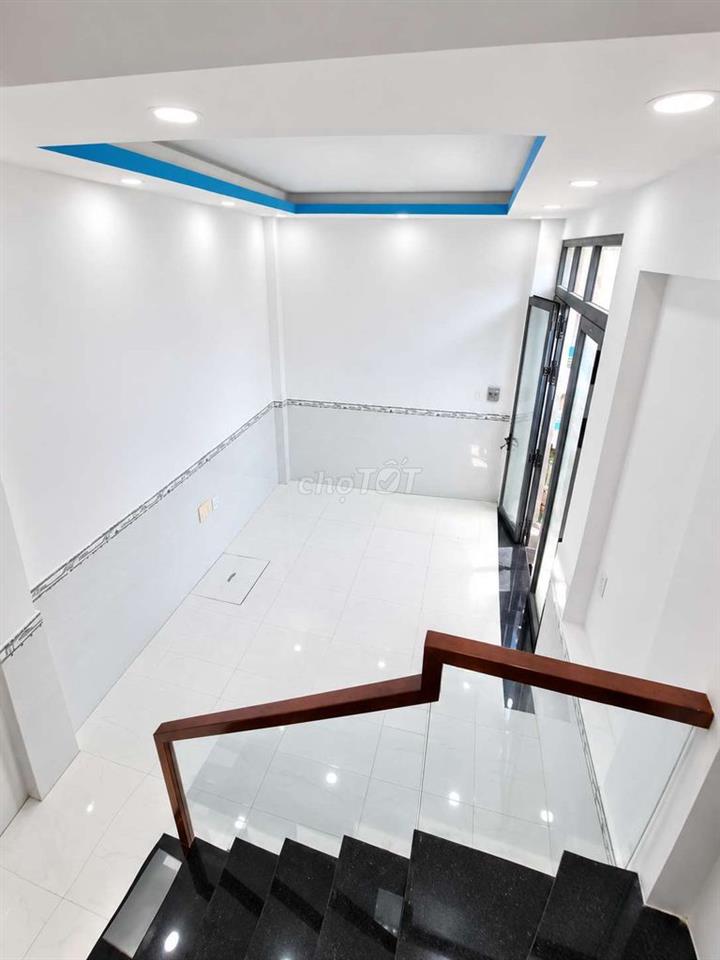 NHỈNH 2 TỶ NHÀ 3 TẦNG BÀ ĐIỂM, CÁCH MẶT TIỀN 20M, CHỢ ĐẦU MỐI HÓC MÔN
