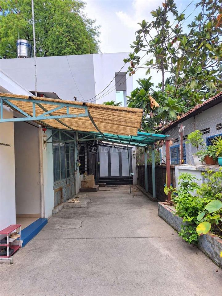 NHỈNH 2 TỶ NHÀ 3 TẦNG BÀ ĐIỂM, CÁCH MẶT TIỀN 20M, CHỢ ĐẦU MỐI HÓC MÔN