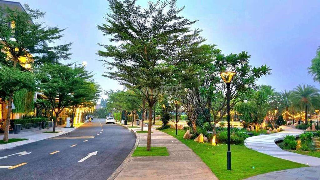 Nhà Phố The Standard ( 2 suất nội bộ CDT ) 