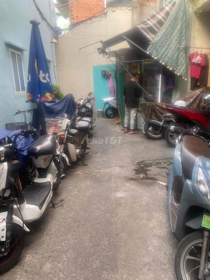 cho thuê nhà nguyên căn 1 trệt 3 lầu  670/59/18 đvb