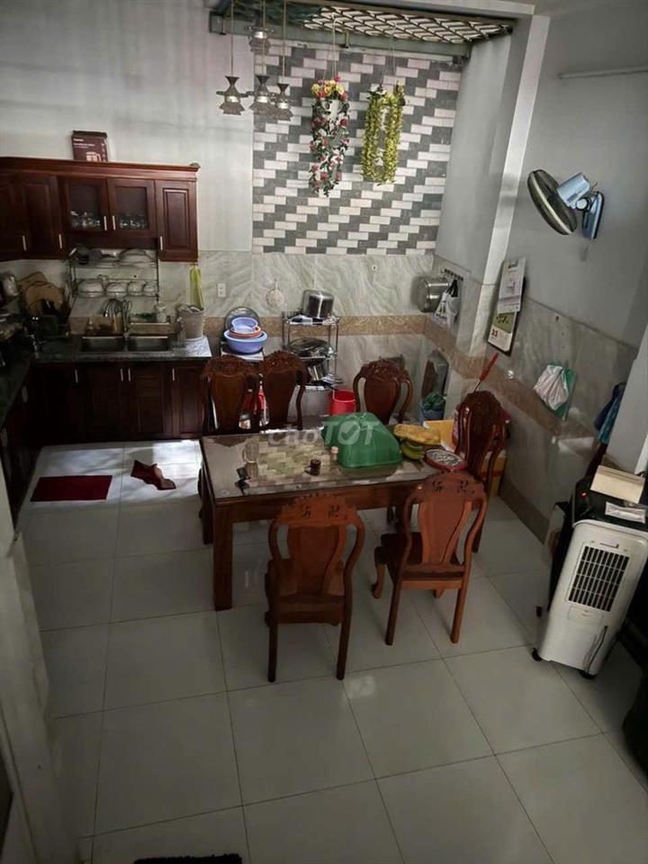Cho thuê nhà đẹp 3 lầu đầy đủ nội thất phường Tân Chánh Hiệp Q12