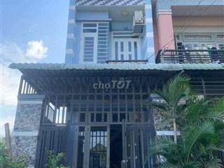 Cho thuê nhà hẻm xe hơi đường Bùi Văn Ngữ p. HT ,Q12