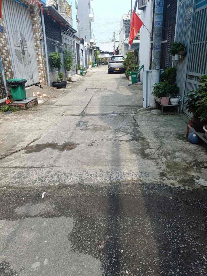 Cho thuê nhà giá rẻ hẻm xe hơi đường Lâm Thị Hố Q12