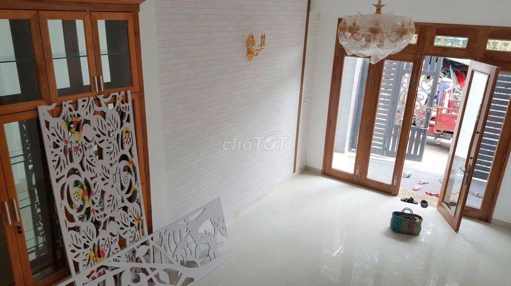 CHO THUÊ NHÀ 3 LẦU MỚI ĐẸP HẺM XE TẢI LÊ THỊ RIÊNG P. THỚI AN Q12