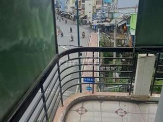 mình cần pass lại phòng trọ sát Đại Học Công Nghiệp HCM và bước chân