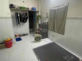 bass lại phòng cho a cần để lấy cọc giá thuê rẻ phòng có cầu thang may