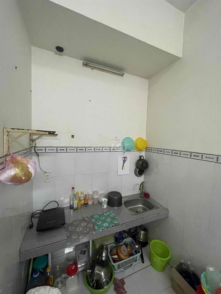 bass lại phòng cho a cần để lấy cọc giá thuê rẻ phòng có cầu thang may
