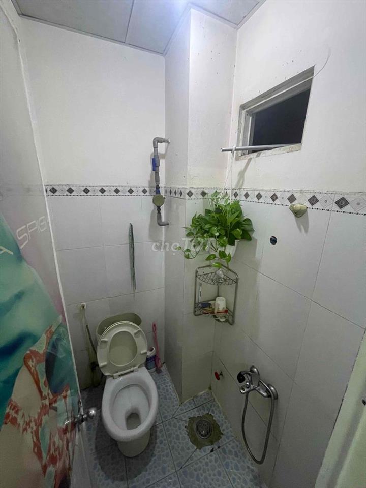 bass lại phòng cho a cần để lấy cọc giá thuê rẻ phòng có cầu thang may