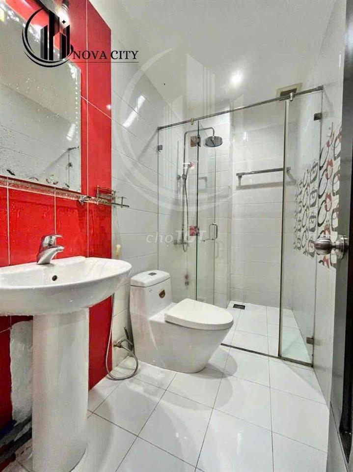 Phòng siêu thoáng mát, bệ cửa sổ siêu rộng, siêu chill